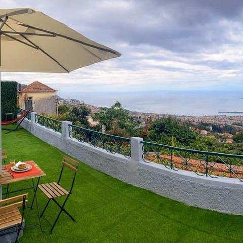 Patio, Dining area, City view, Sea view