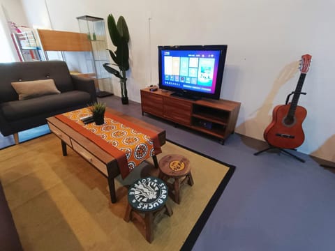 Communal lounge/ TV room, TV and multimedia, Living room, Seating area