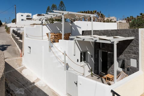 Euphemus Cave House Apartment in Mesaria