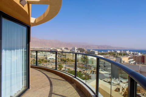 View (from property/room), Balcony/Terrace, City view, Mountain view, Sea view