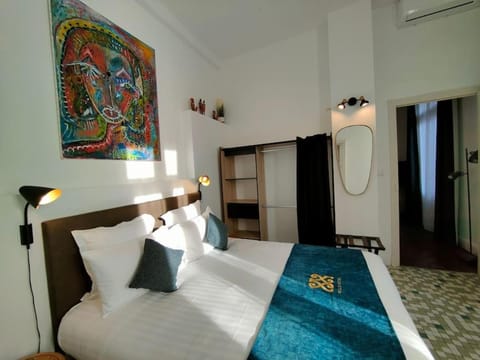 Bed, Photo of the whole room, Bedroom, air conditioner