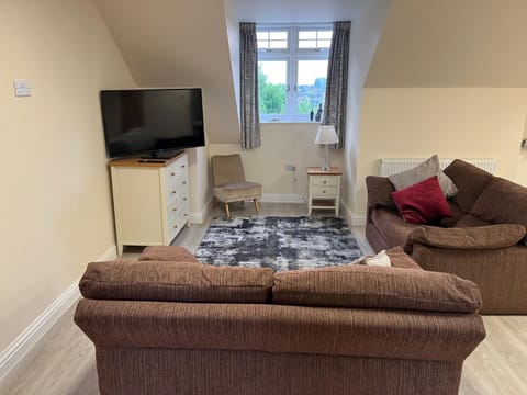 Quiet studio flat near University & QMC, King size bed Apartment in Nottingham