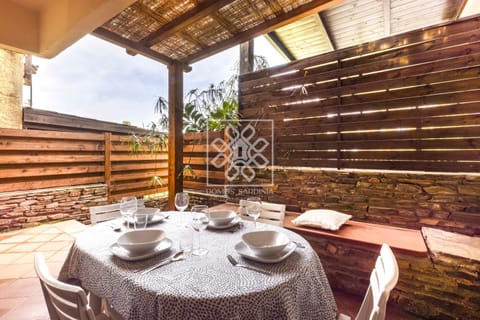 Patio, Dining area
