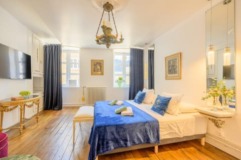 LA SUITE de NOTRE DAME au pied du CHATEAU FORT Bed and Breakfast in Wallonia, Belgium