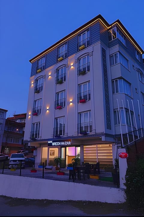 Property building, Restaurant/places to eat, Parking