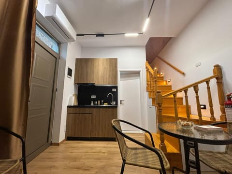 Kitchen or kitchenette, Seating area, Dining area