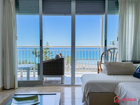 Balcony/Terrace, Living room, Seating area, Sea view