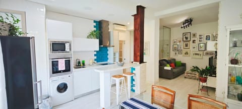 TV and multimedia, Kitchen or kitchenette, Living room, Dining area, washing machine