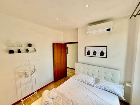 Como Lake 2BD near the station Apartment in Como