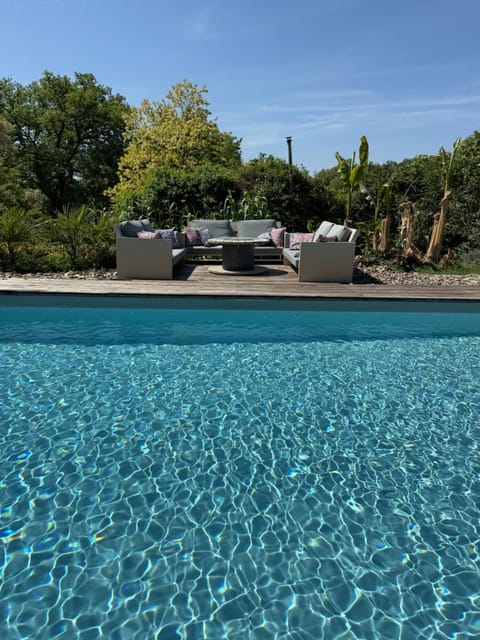 Day, Natural landscape, Garden, Garden view, Pool view, Swimming pool