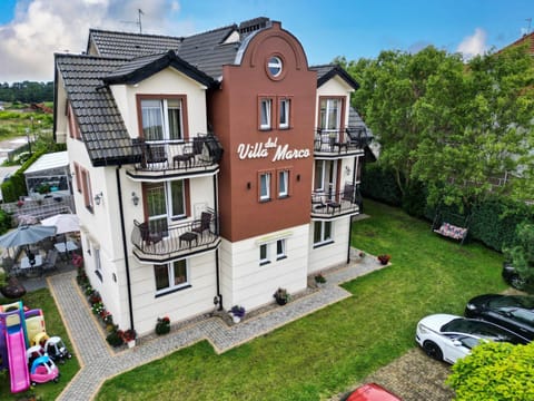 Property building, Natural landscape, Bird's eye view, Garden view, Parking