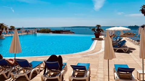 Sea view, Swimming pool