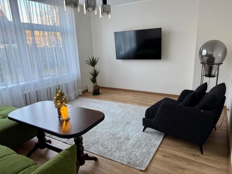 Central Family Apt 70 m2 with free Parking & Private Entrance Apartment in Lithuania