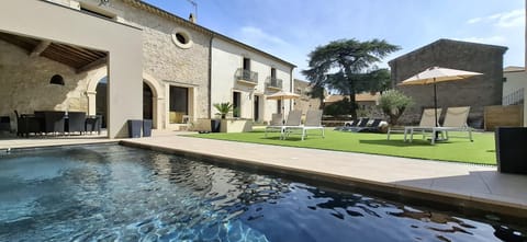 Property building, Garden, Garden view, Pool view, Swimming pool, Swimming pool, sunbed