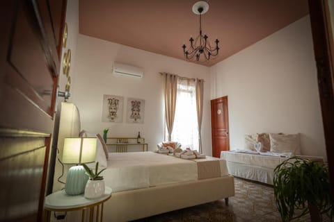 Bed, Photo of the whole room, Bedroom, air conditioner