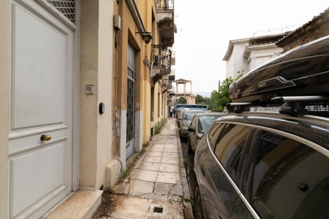 Neighbourhood, Street view