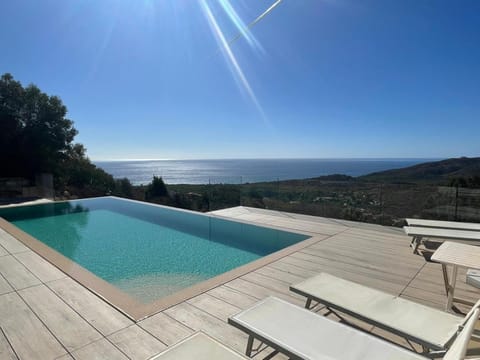 Natural landscape, Solarium, View (from property/room), Mountain view, Pool view, Sea view, Swimming pool, Swimming pool, sunbed