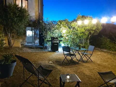 Garden, Dining area