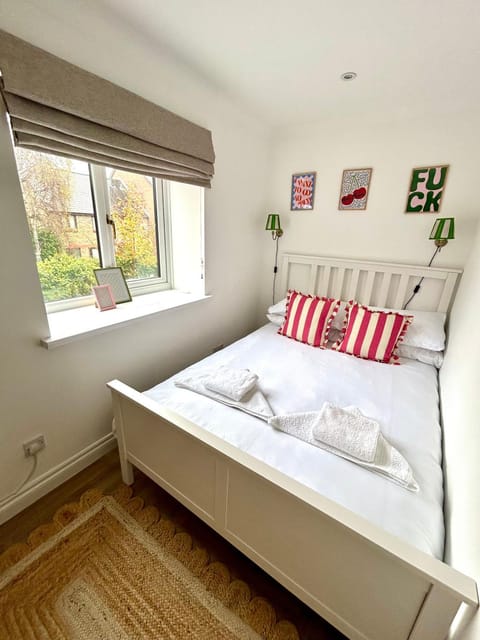 Brand new City centre apartment with parking Apartment in Cardiff