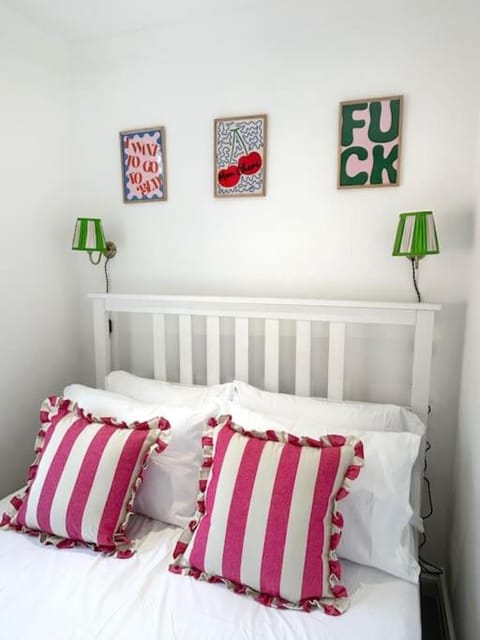 Brand new City centre apartment with parking Apartment in Cardiff