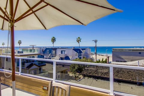 Massive Beach Home with Ocean View & Amazing Rooftop House in Mission Beach