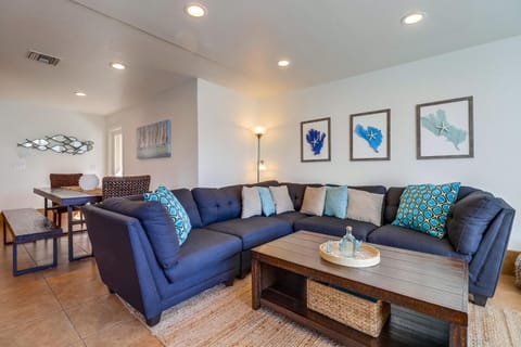 Massive Beach Home with Ocean View & Amazing Rooftop House in Mission Beach