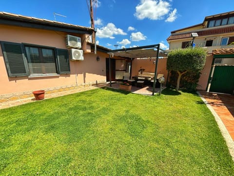 Property building, Patio, Garden, Garden, Garden view