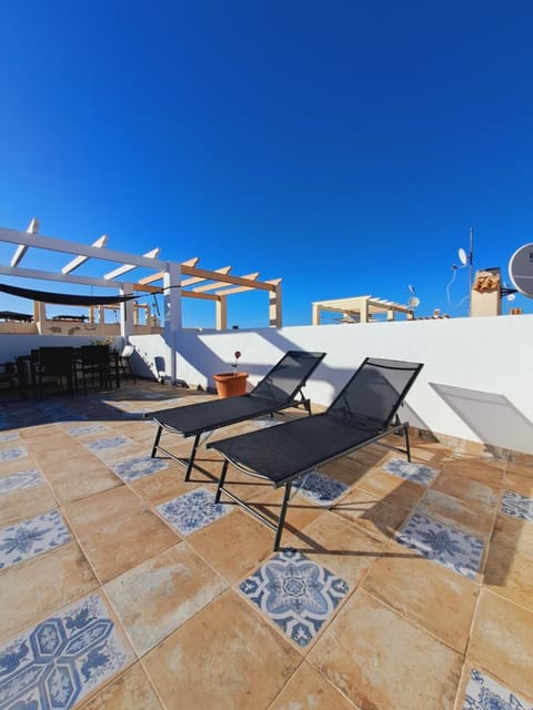 Balcony/Terrace, sunbed