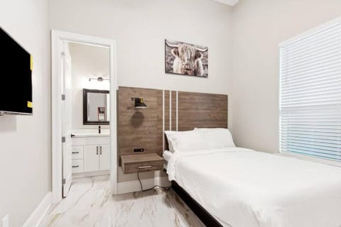 Luxury Villa 5bdrm 5ba Near French Quarter House in New Orleans