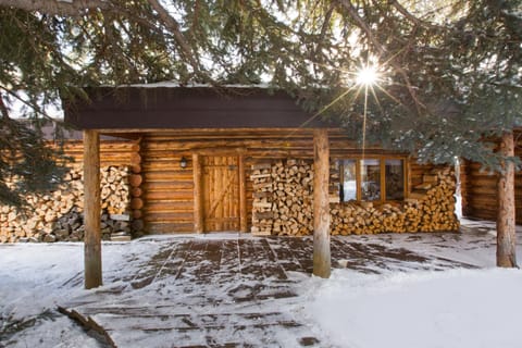 Property building, Natural landscape, Winter