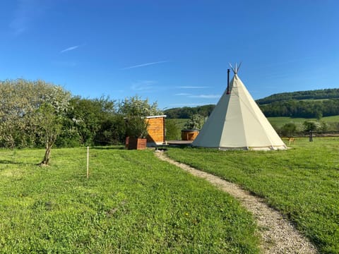 Nuit insolite en Tipi avec bain nordique privatif, petits déjeuners inclus Luxury tent in Vosges