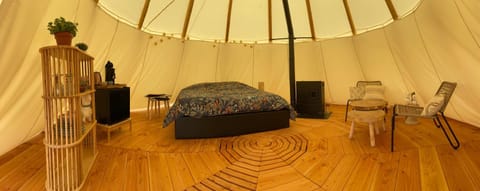 Nuit insolite en Tipi avec bain nordique privatif, petits déjeuners inclus Luxury tent in Vosges