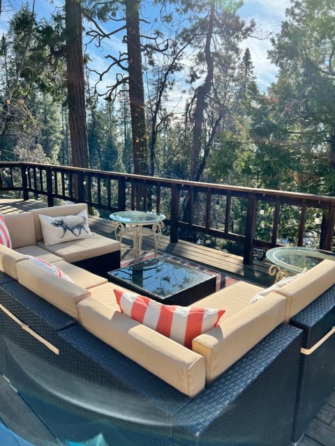 Patio, Day, Natural landscape, View (from property/room), Balcony/Terrace, Balcony/Terrace, Seating area, Dining area