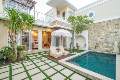 Property building, Garden, Garden view, Swimming pool