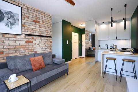 Kitchen or kitchenette, Living room, Seating area, Dining area, oven, pet friendly, stove