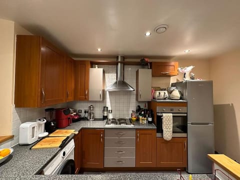 Family Retreat - City Center Apartment in Salford