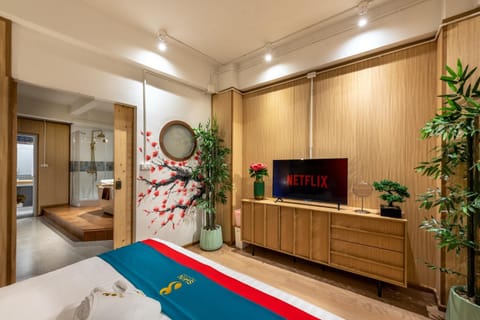 Photo of the whole room, Bedroom