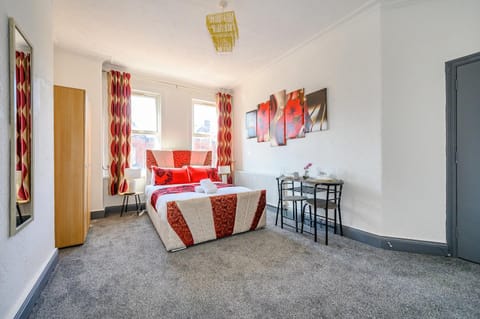 *RD7H*For your relaxed & Cosy Free Parking Vacation rental in Leeds