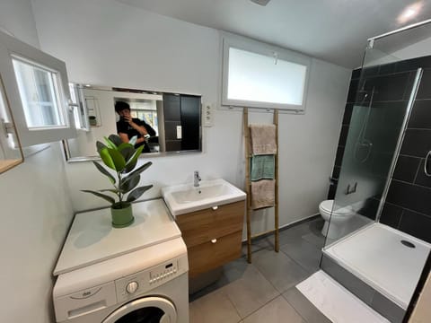 Shower, Bathroom, washing machine