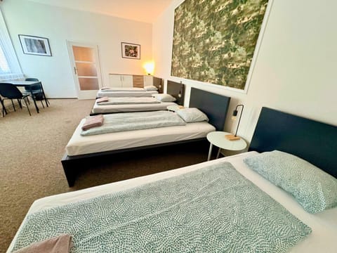 Bed, Day, Balcony/Terrace, Photo of the whole room, Decorative detail, Seating area, Bedroom, Communal kitchen, Area and facilities, heating, pet friendly, towels, wardrobe