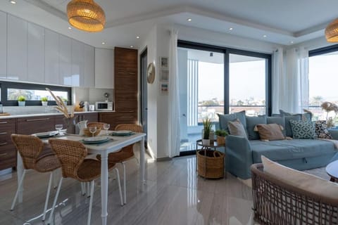 Kitchen or kitchenette, Living room, Dining area