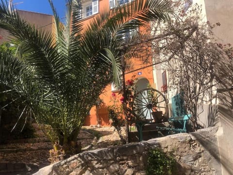 Facade/entrance, Day