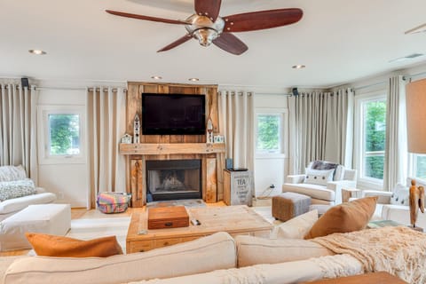 Silver Point Home about half Mi to Center Hill Lake! House in Center Hill Lake