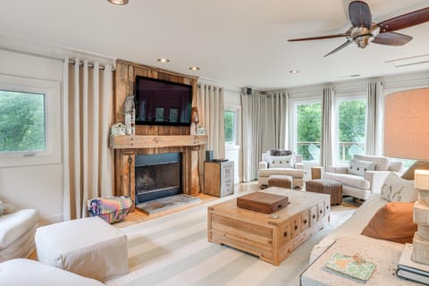 Silver Point Home about half Mi to Center Hill Lake! House in Center Hill Lake