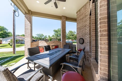 Patio, Living room, Dining area