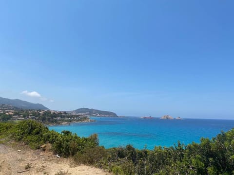 Appartement à 2 mn a pied de la plage L'Ile Rousse Corse Apartment in L'Île-Rousse