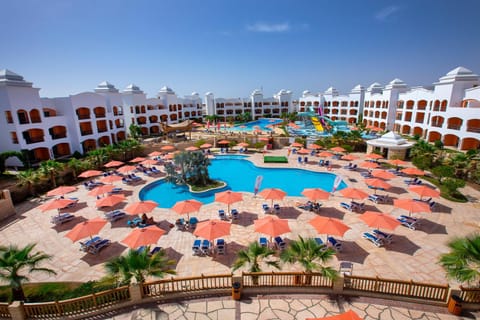 Property building, Pool view, Swimming pool, sunbed