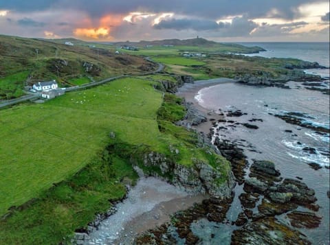 Scenic Oceanfront Retreat- Buliban Cottage House in County Donegal