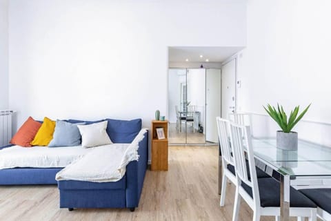 Living room, Photo of the whole room, Seating area, Dining area