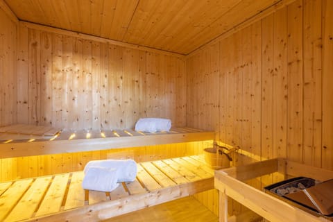Sauna, towels